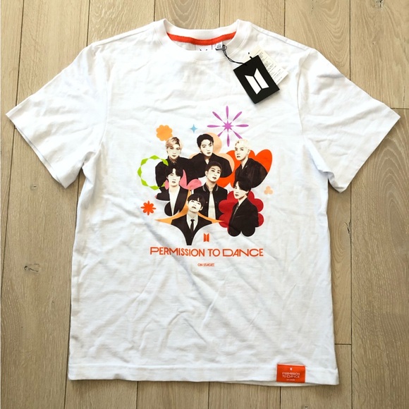 NWT BTS Permission to Dance on Stage Official Merch T Shirt in White Size S - Picture 1 of 11